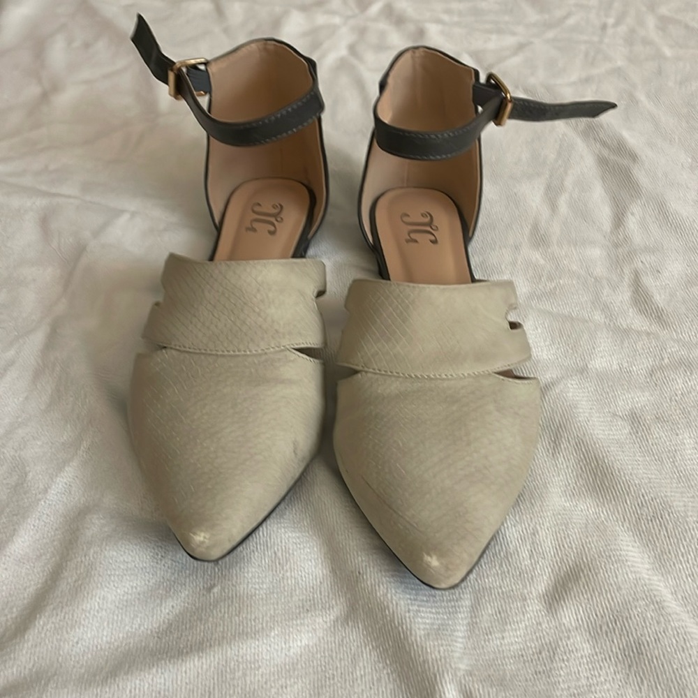 Woman’s flats